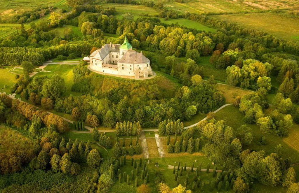 Панорама Олеського замку