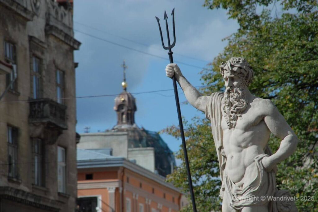 Статуя Нептуна на Площі Ринок