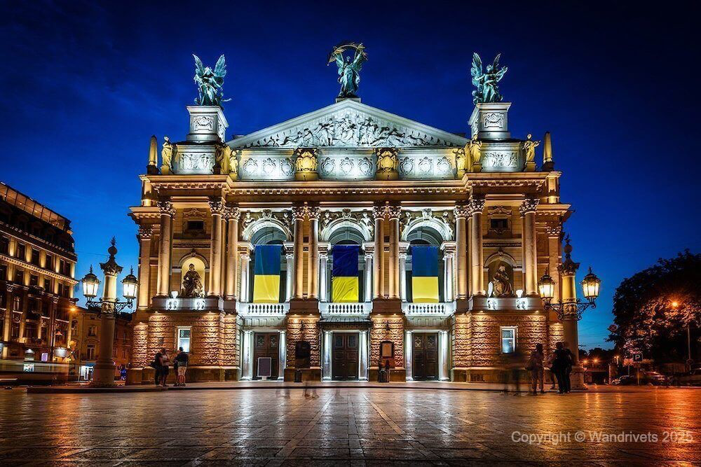 Opera Theater in Lviv: Schedule, tickets, excursions
